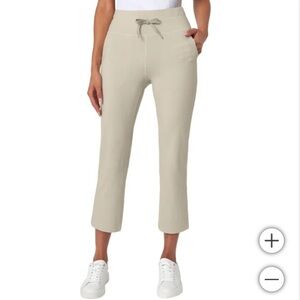 NWT Mondetta Womens Pants Capri Moisture Wicking Pockets Active Workout